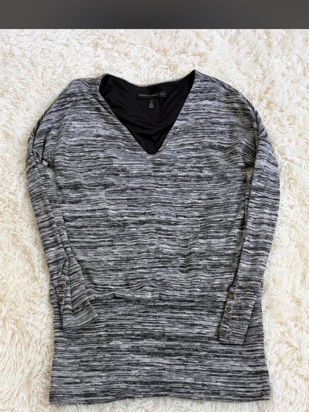 White House Black Market Space-Dyed V-Neck Pullover in Grey